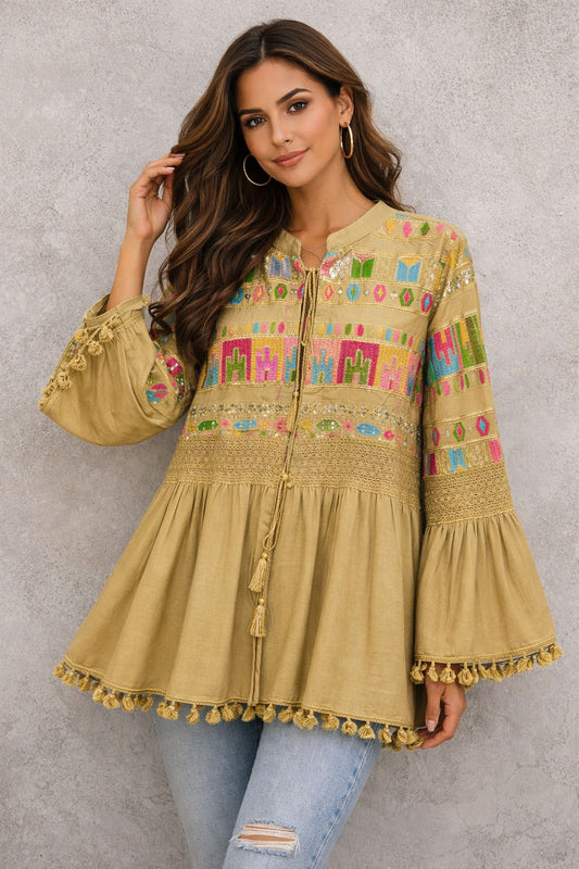 Long-sleeved top with embroidery